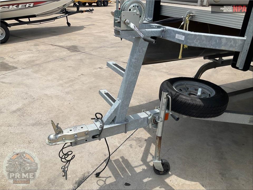 2021 Apex Marine 818 CTR FISHTAIL QWEST EDGE SERIES L=19/E=1 50HP EVINRUDE OB — фото 29