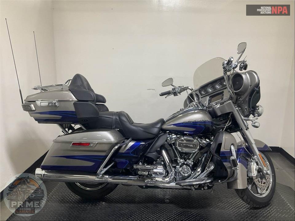 2017 Harley-Davidson FLHTKSE CVO ULTRA LIMITED — фото 1