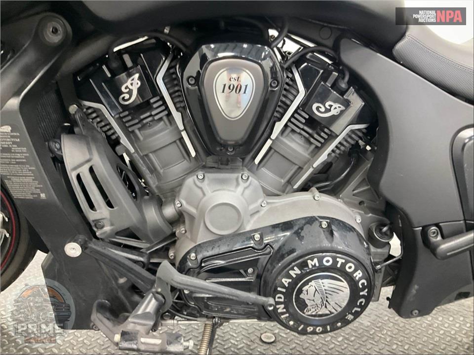 2021 Indian Motorcycle CHALLENGER DARK HORSE (BLACK/BRONZE SMOKE) — фото 7