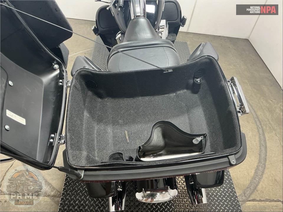 2018 Harley-Davidson FLHTK ULTRA LIMITED — фото 24