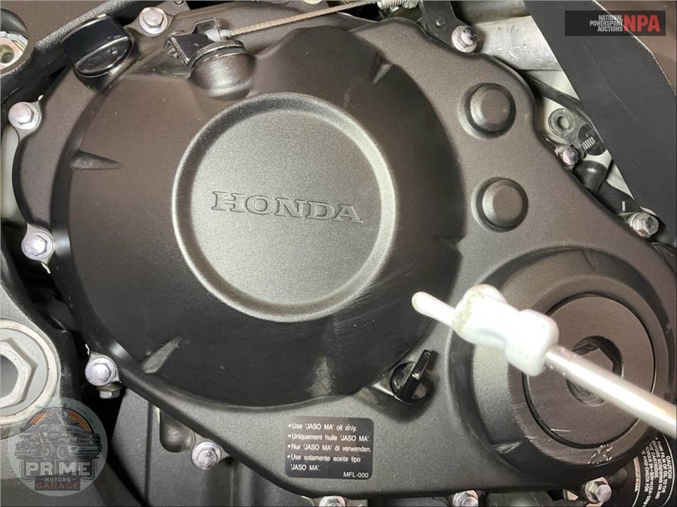 2016 Honda CBR1000RRG — фото 13