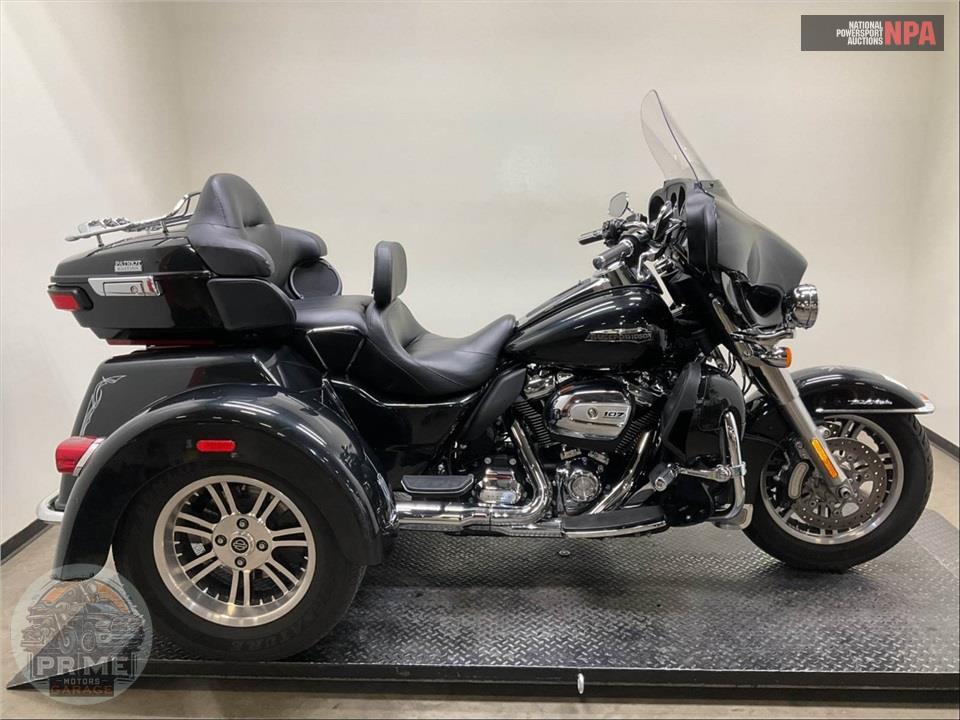 2018 HARLEY-DAVIDSON FLHTCUTG TRI GLIDE ULTRA