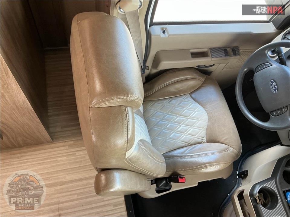 2018 Jayco M-30 XP FORD E450 - GREYHAWK PRESTIGE SERIES — фото 17