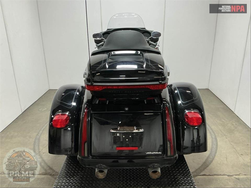 2024 Harley-Davidson FLHTCUTG TRI GLIDE ULTRA CLASSIC — фото 4