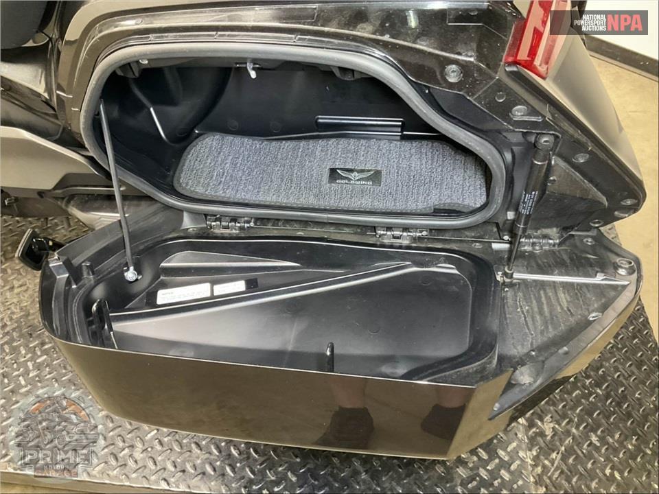2022 Honda GL1800D GOLDWING TOUR DCT — фото 16