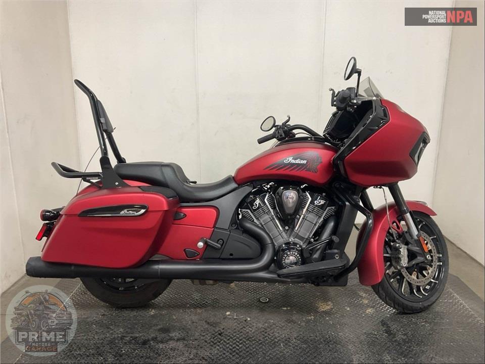 2024 Indian Motorcycle CHALLENGER DARK HORSE W/AUDIO (RED) — фото 1