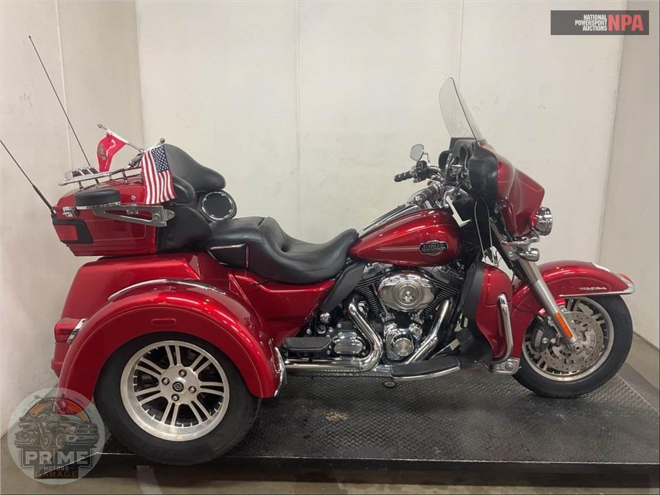 2013 Harley-Davidson FLHTCUTG TRIGLIDE UL CLSC — фото 1