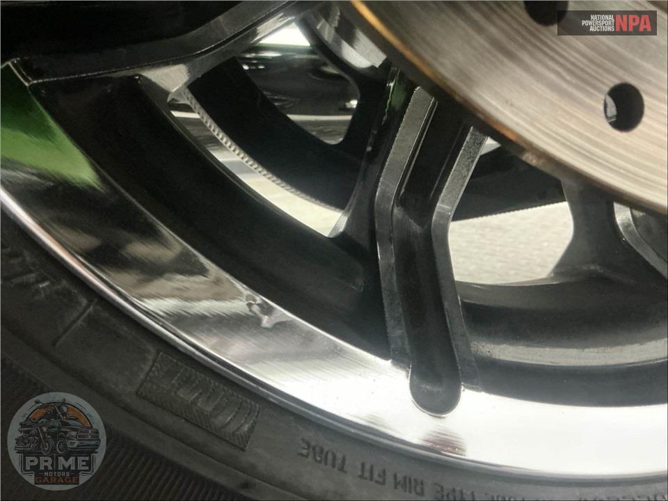 2015 Harley-Davidson FLHTKL ULTRA LIMITED LOW — фото 31