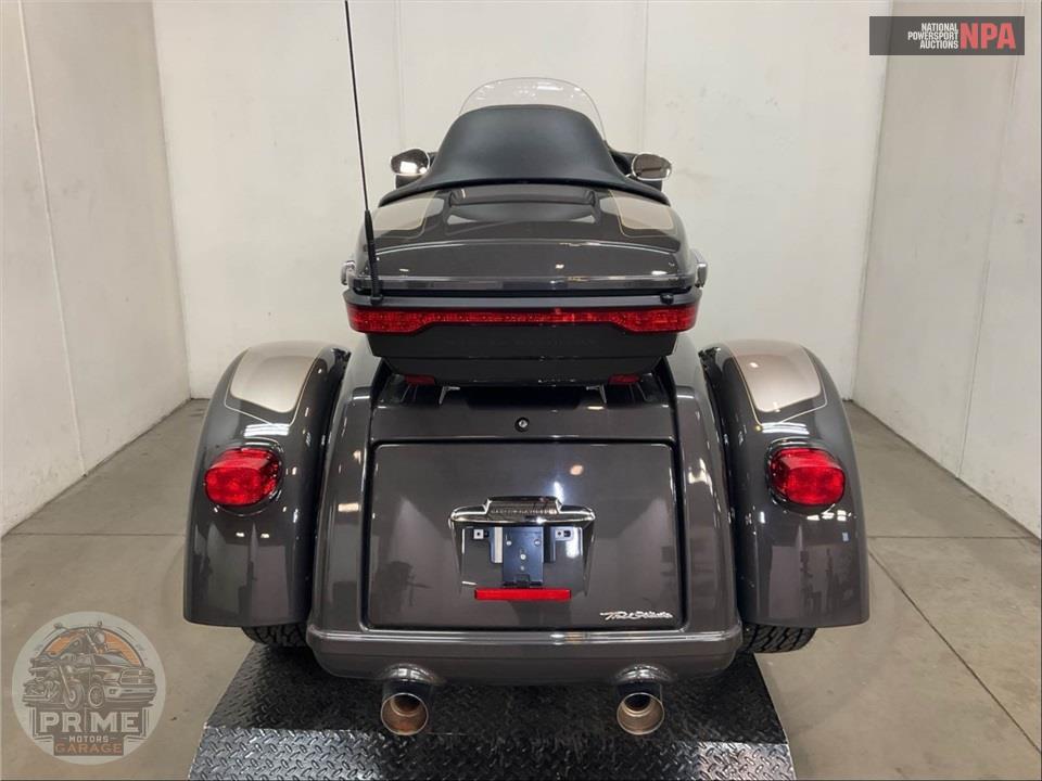 2023 Harley-Davidson FLHTCUTG TRI GLIDE ULTRA CLASSIC — фото 4
