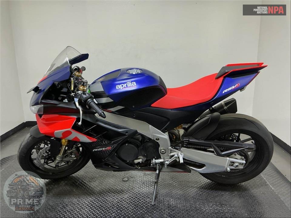 2021 Aprilia RSV4 FACTORY 1100 — фото 3