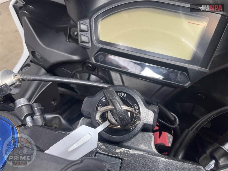 2013 Honda CBR1000RRLD WHTE/BLUE/RED — фото 22