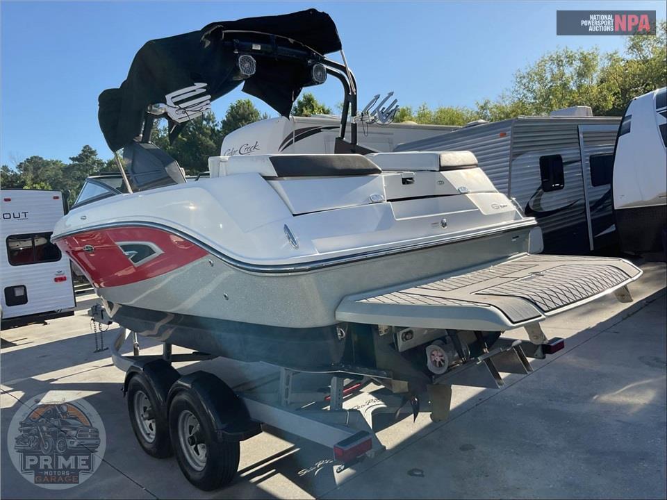 2017 Sea Ray Boats SLX-W 230 SLX SERIES L=23/E=1 370HP MERC IB — фото 3