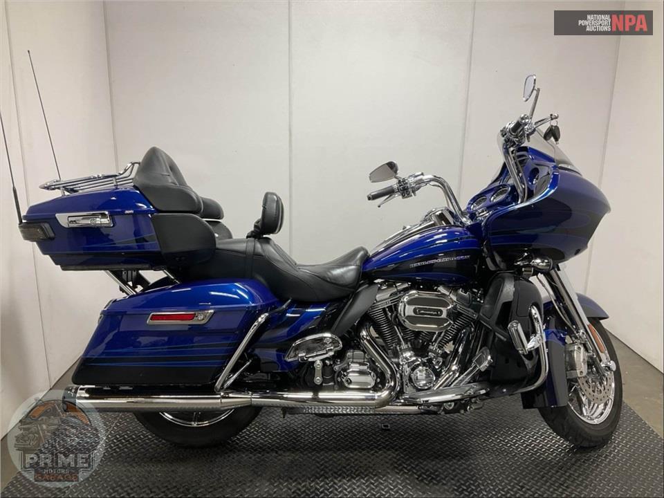 2015 Harley-Davidson FLTRUSE CVO ROAD GLIDE ULTRA — фото 1