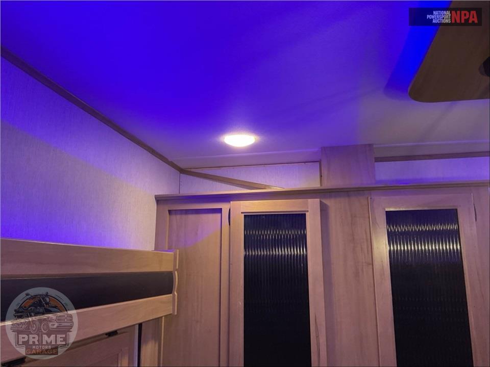2023 Cherokee By Forest River M-3660SUITE - ARCTIC WOLF FIFTH WHEEL SERIES — фото 22