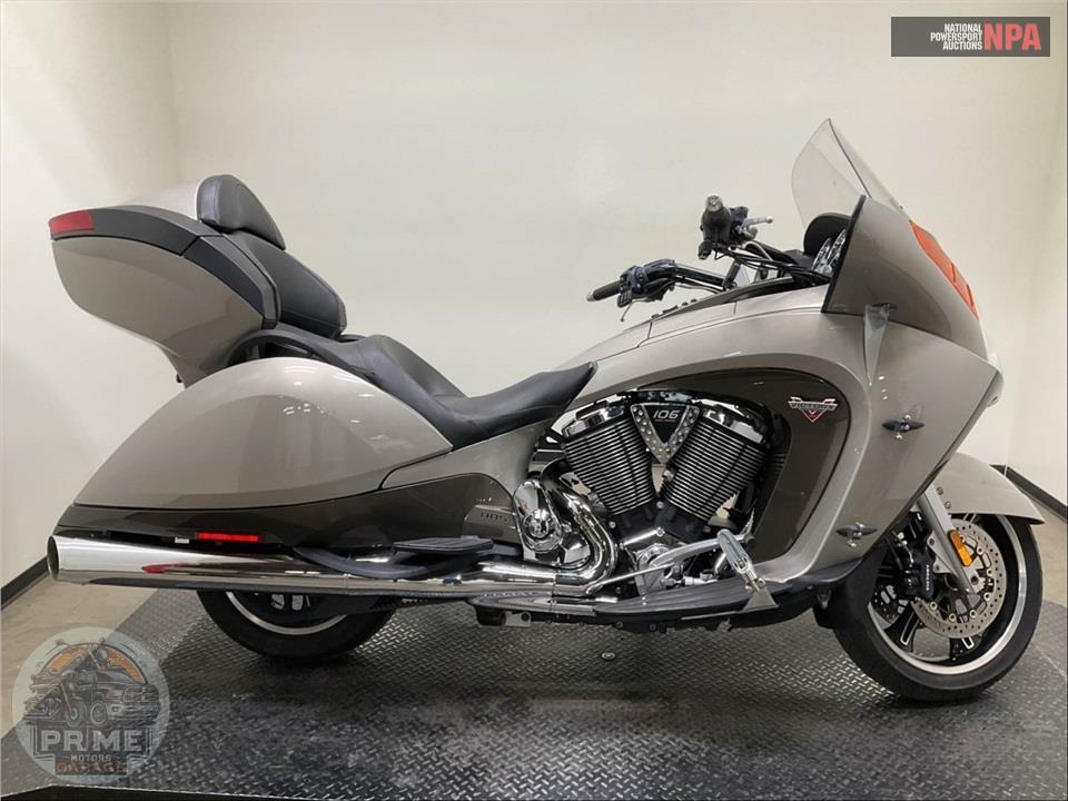 2013 Victory Motorcycles VISION TOUR — фото 1
