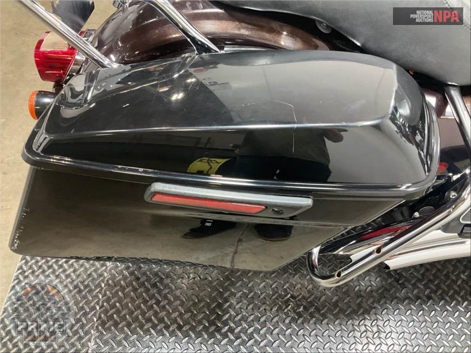 2010 Harley-Davidson FLHTCU ULTRA CLASSIC ELECTRA GLIDE — фото 24