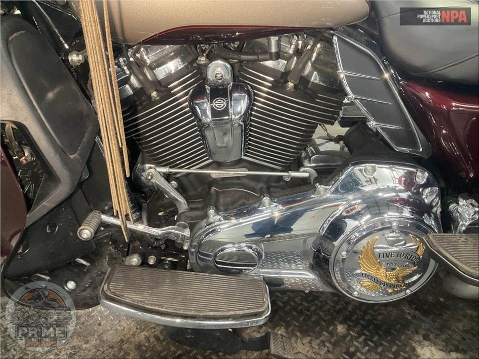 2018 Harley-Davidson FLHTCUTG TRI GLIDE ULTRA — фото 7