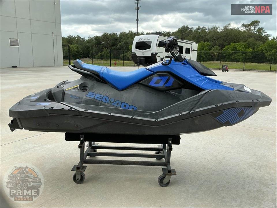 2022 Seadoo/Brp SPARK 2UP TRIXX — фото 1