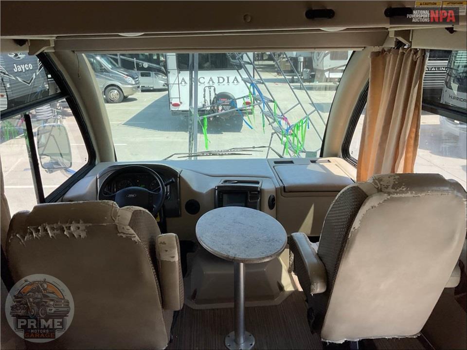 2017 Thor Motor Coach M-24.1 FORD - AXIS SERIES — фото 17