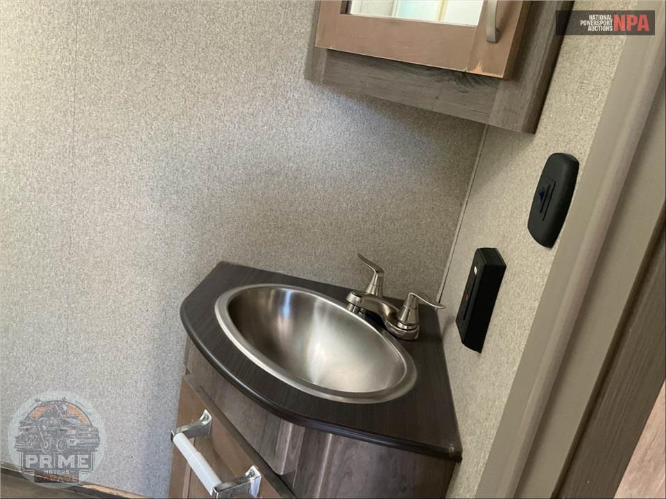2018 Keystone Rv M-29 BH - SPRINTER CAMPFIRE EDITION SERIES — фото 23
