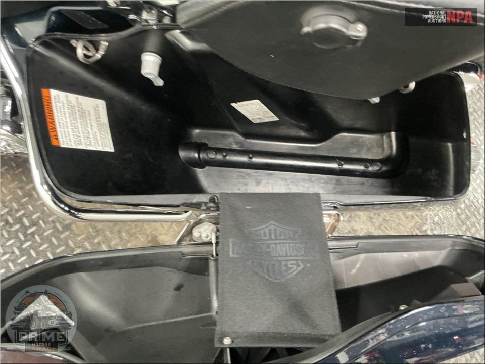 2016 Harley-Davidson FLHTK ELECTRA GLIDE ULTRA LIMITED — фото 20
