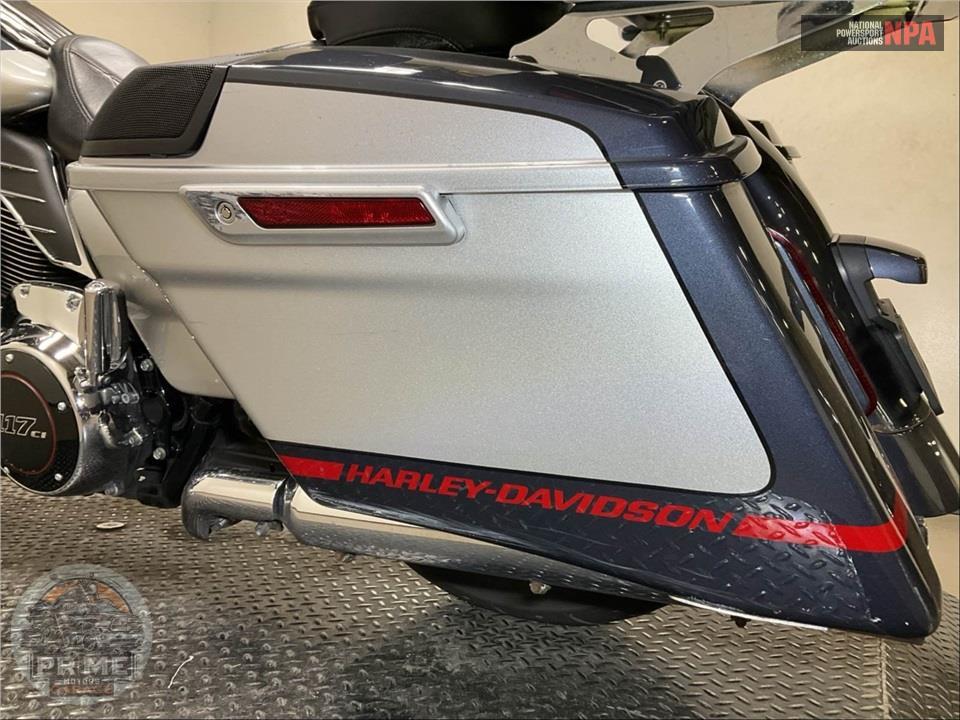 2019 Harley-Davidson FLHXSE CVO STREET GLIDE — фото 18