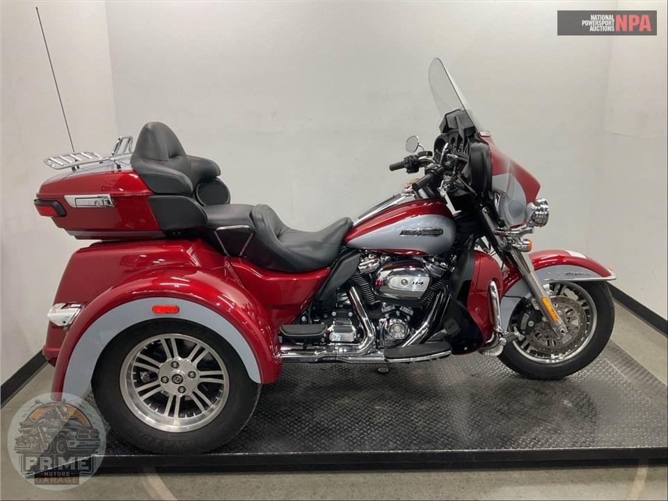 2019 Harley-Davidson FLHTCUTG TRI GLIDE ULTRA — фото 1
