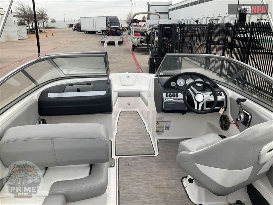 2019 Regal Marine 1900 ES L=20/E=1- 200HP VOLVO SD — фото 21