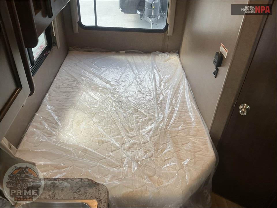 2018 Thor Motor Coach M-23H E350-V10 FREEDOM ELITE SERIES — фото 19