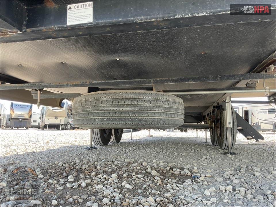 2020 Palomino By Forest River M-382FBC - COLUMBUS C-SERIES FIFTH WHEEL SERIES — фото 32