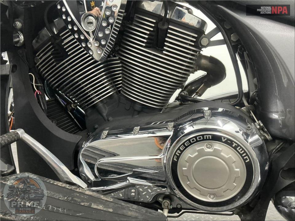 2015 Victory Motorcycles CROSS COUNTRY (TWO-TONE) — фото 7