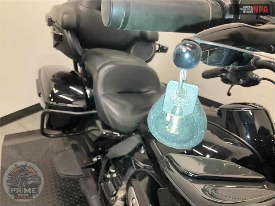 2023 Harley-Davidson FLTRK ROAD GLIDE LIMITED — фото 19
