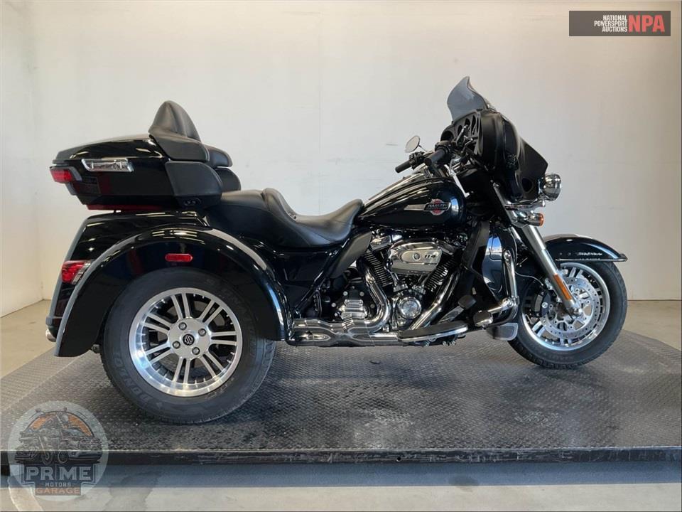 2022 Harley-Davidson FLHTCUTG TRI GLIDE ULTRA CLASSIC — фото 1