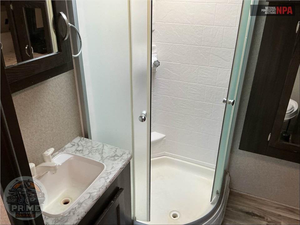 2019 Keystone Rv M-253 FWRE - SPRINGDALE FIFTH WHEEL SERIES — фото 24