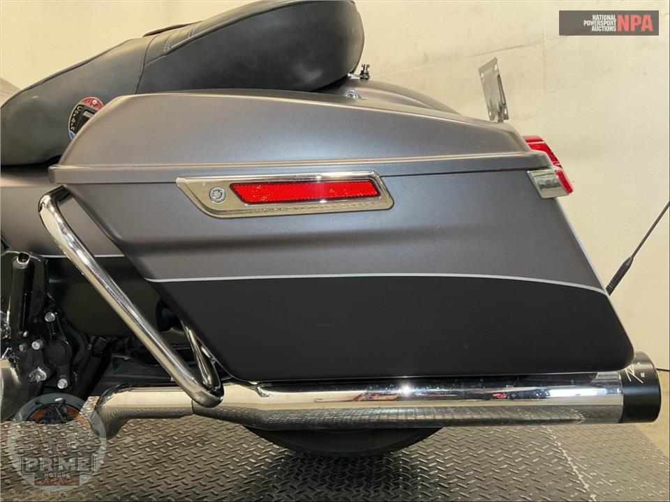 2017 Harley-Davidson FLHTKL ULTRA LIMITED LOW — фото 19