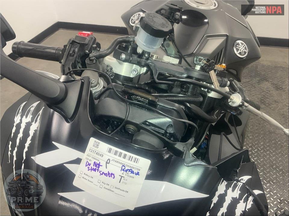 2021 Yamaha YZF-R1 — фото 17