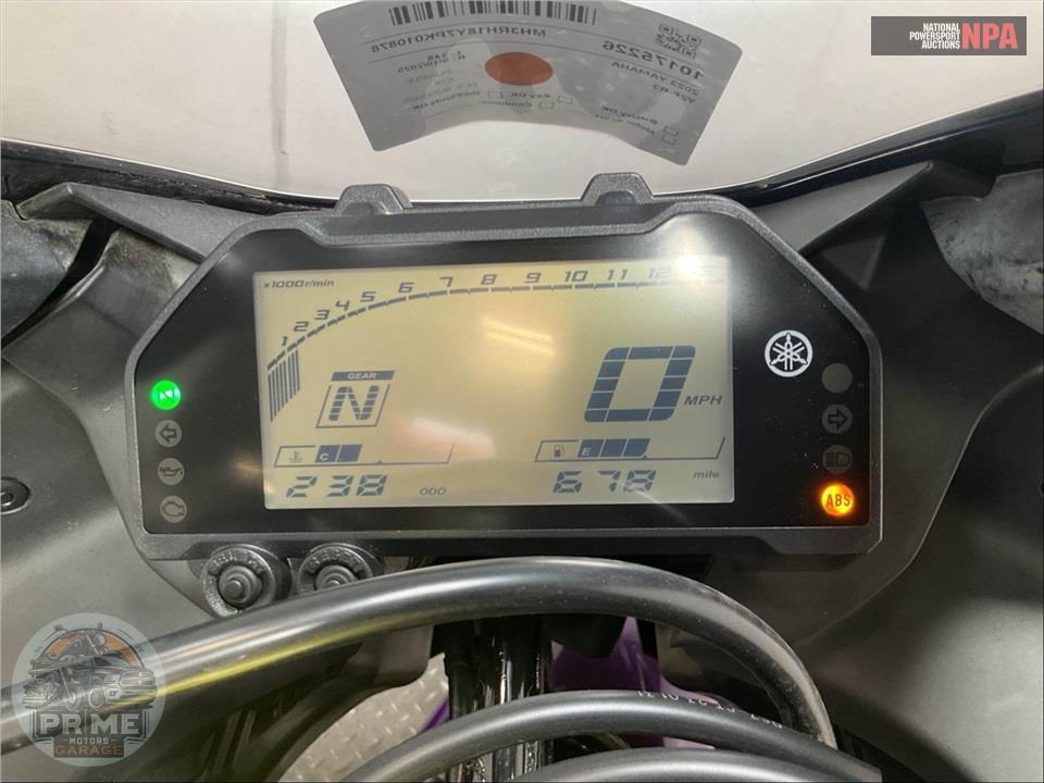 2023 Yamaha YZF-R3 — фото 5