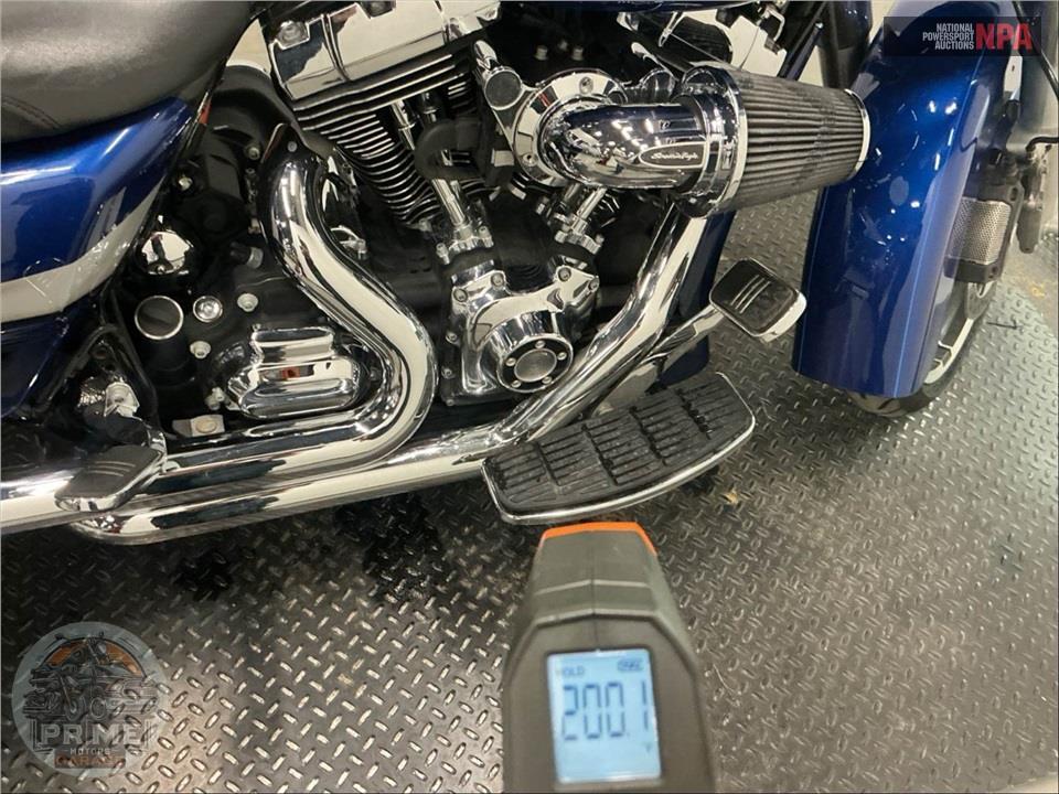 2015 Harley-Davidson FLTRXS ROAD GLIDE SPECIAL — фото 8