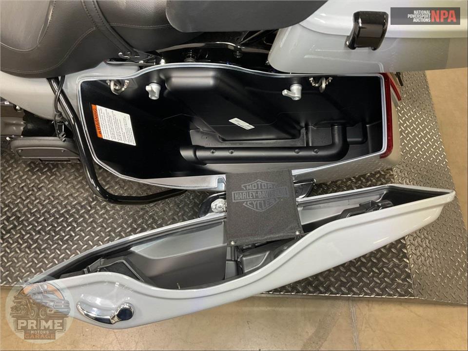 2025 Harley-Davidson FLHXU STEET GLIDE ULTRA — фото 15