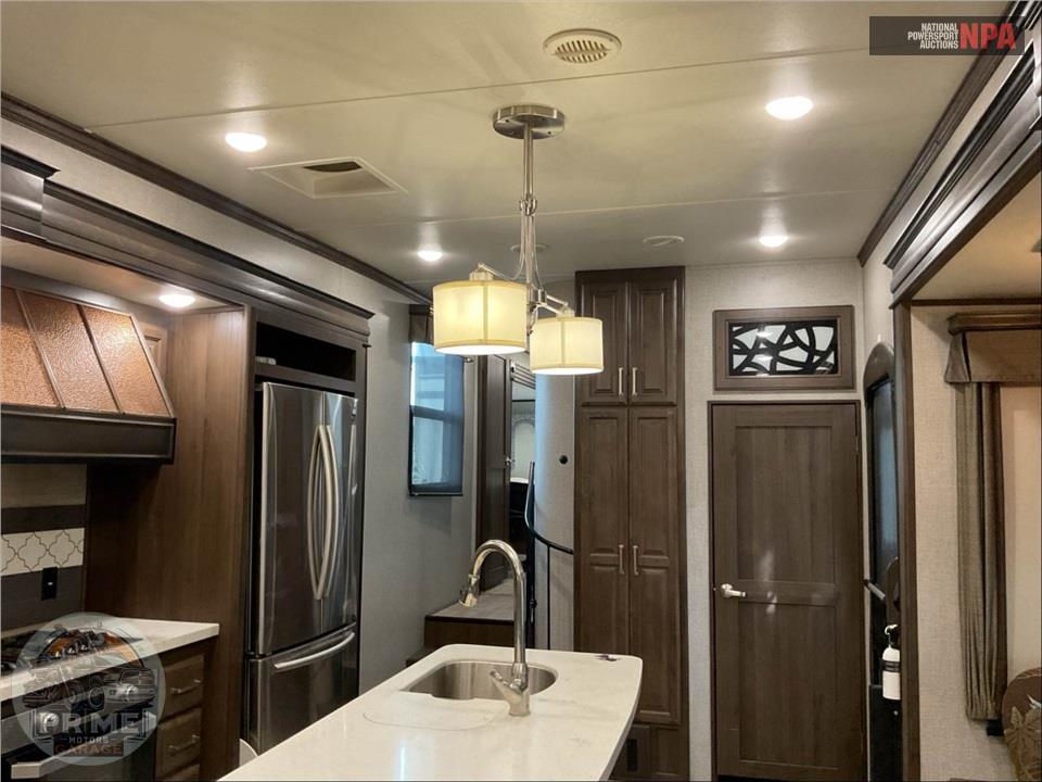 2019 Keystone Rv M-3651 RL - ALPINE FIFTH WHEEL SERIES — фото 9