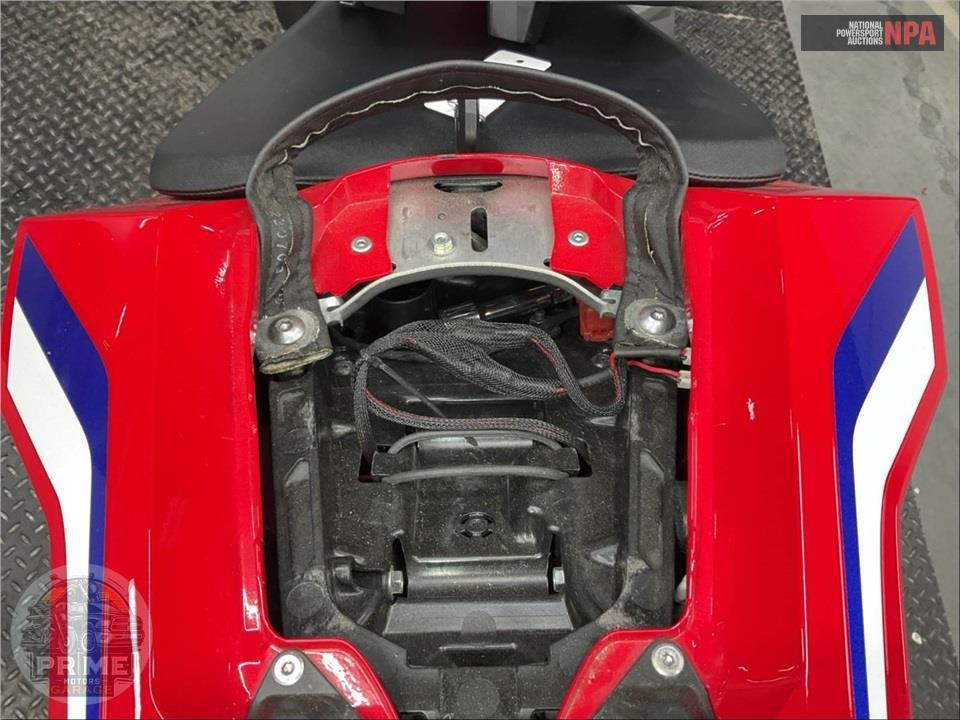 2023 Honda CBR1000RR — фото 13