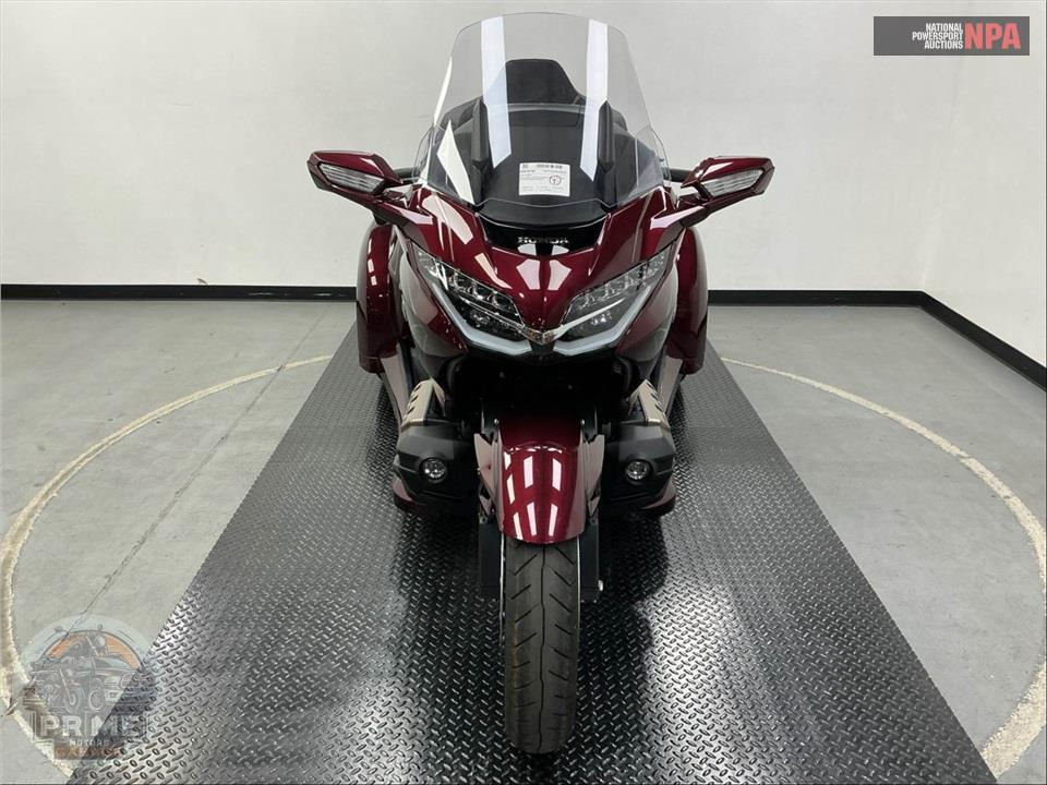 2025 Honda GOLD WING TOUR AUTOMATIC DCT 50TH ANNIVERSARY — фото 2