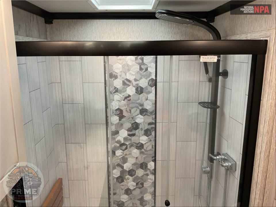 2023 Redwood Rv M-4200 FL - FIFTH WHEEL SERIES — фото 17