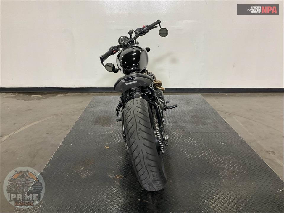 2023 Triumph BONNEVILLE BOBBER — фото 4