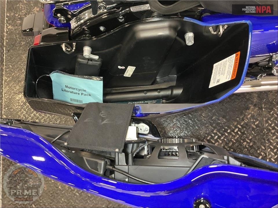 2025 Harley-Davidson FLTRXSE CVO ROAD GLIDE — фото 17