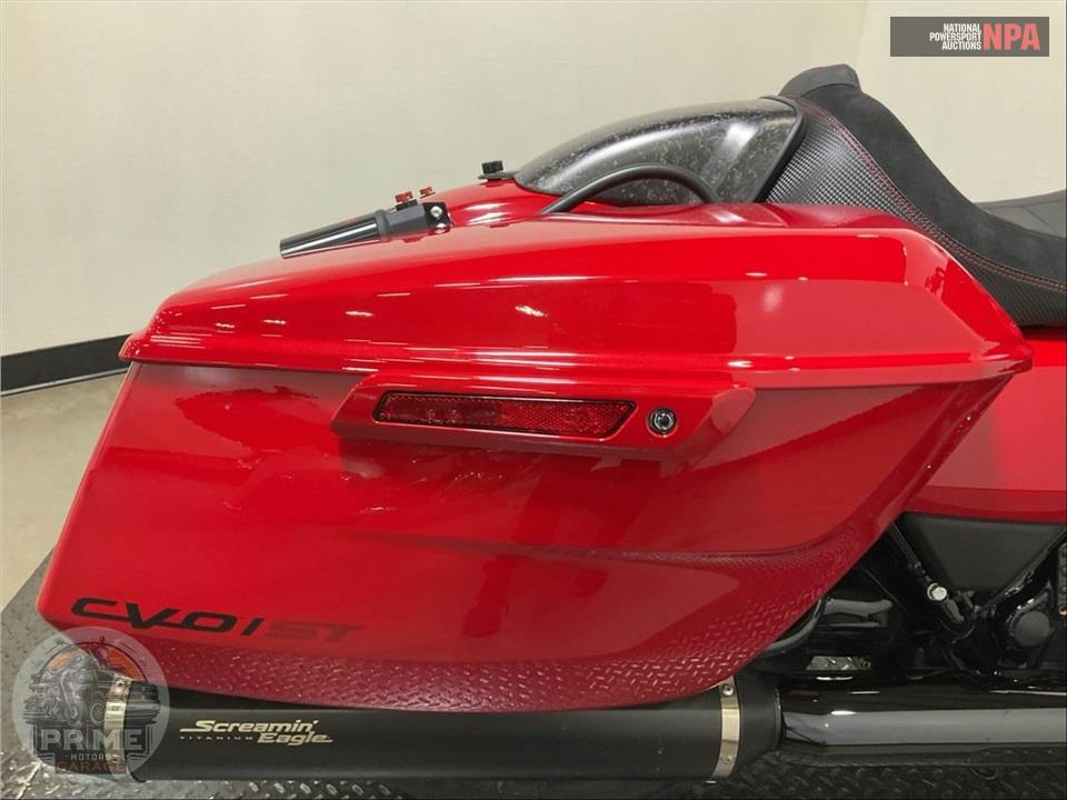2025 Harley-Davidson FLTRXSTSE CVO ROAD GLIDE ST — фото 17