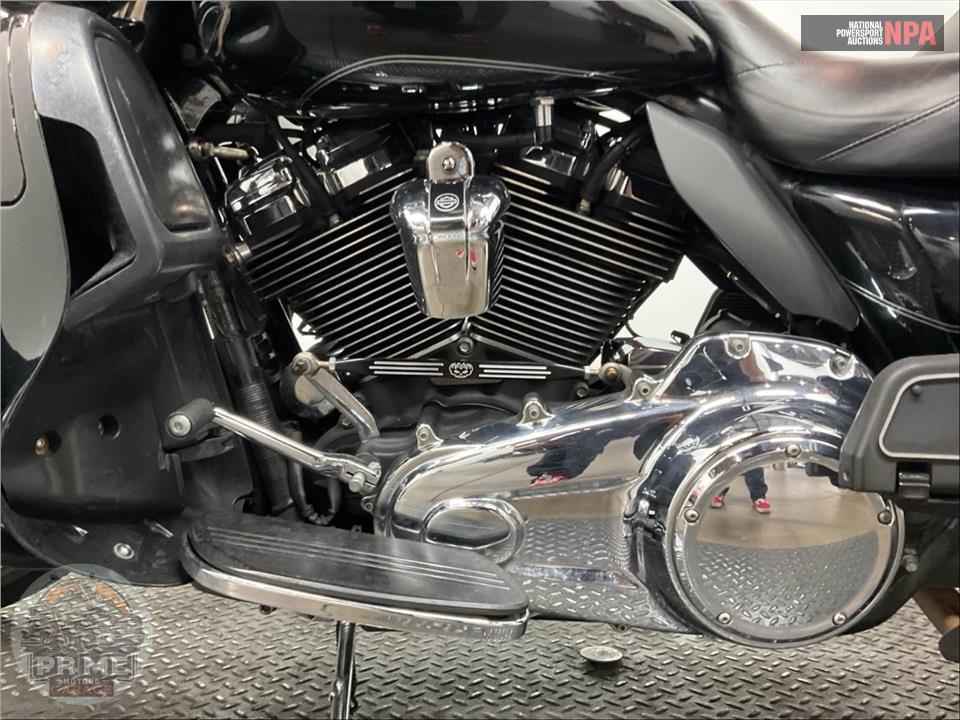 2017 Harley-Davidson FLHTCU ELECTRA GLIDE ULTRA CLASSIC — фото 8
