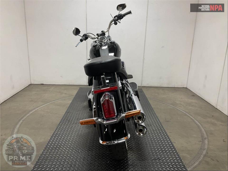 2019 Harley-Davidson FLDE DELUXE — фото 4