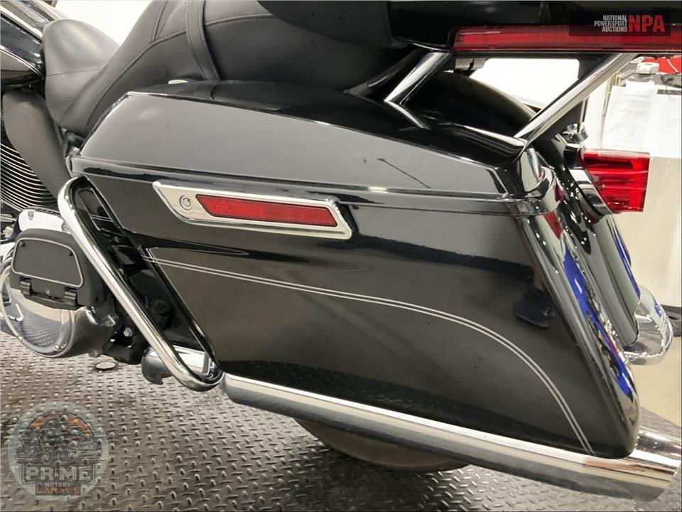 2017 Harley-Davidson FLTRU ROAD GLIDE ULTRA — фото 29