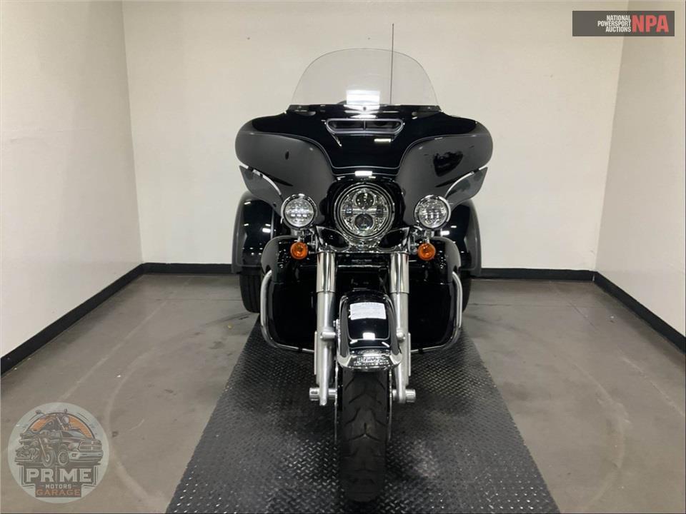 2025 Harley-Davidson FLHTCUTG TRI GLIDE ULTRA CLASSIC — фото 2